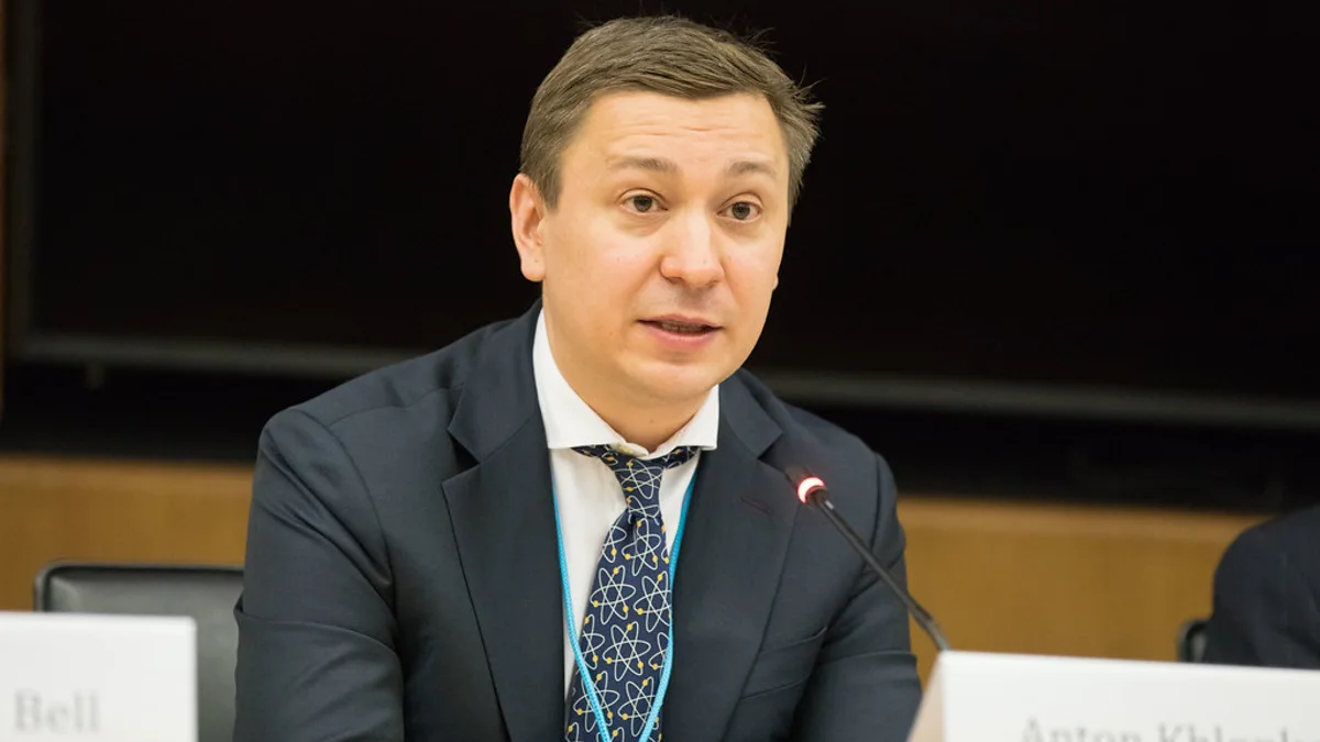 Diplomatie des gestes : quand le protocole s'efface devant la proximité