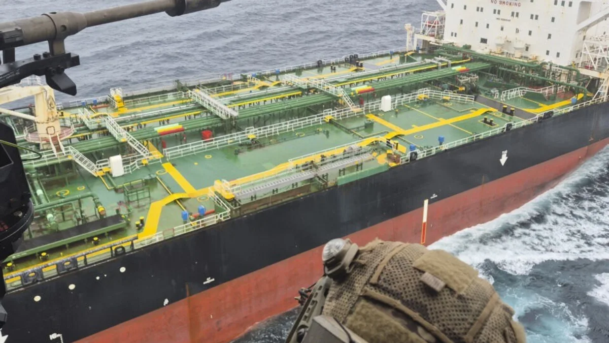 La 'flotte fantôme' russe : un levier stratégique pour financer l'effort de guerre ou une illusion logistique?