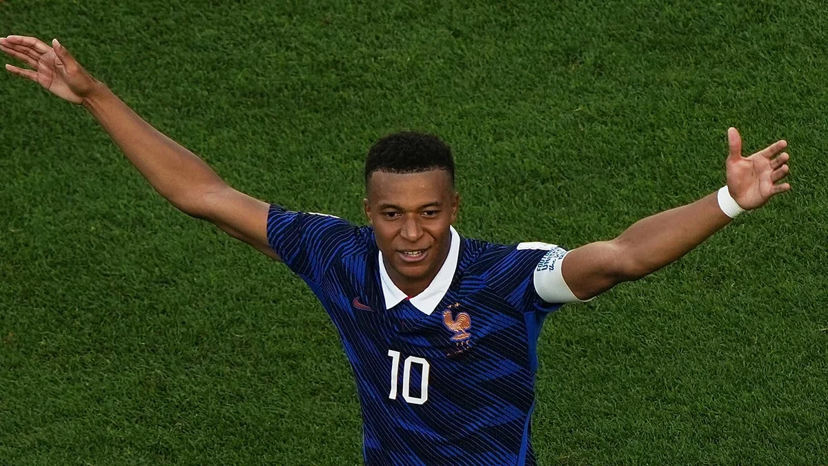 Kylian Mbappé face aux attaques racistes d'une sénatrice paraguayenne : une polémique internationale