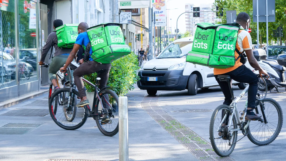 Canicule : UberEats et Deliveroo suspendent les livraisons durant les pics de chaleur en vigilance rouge