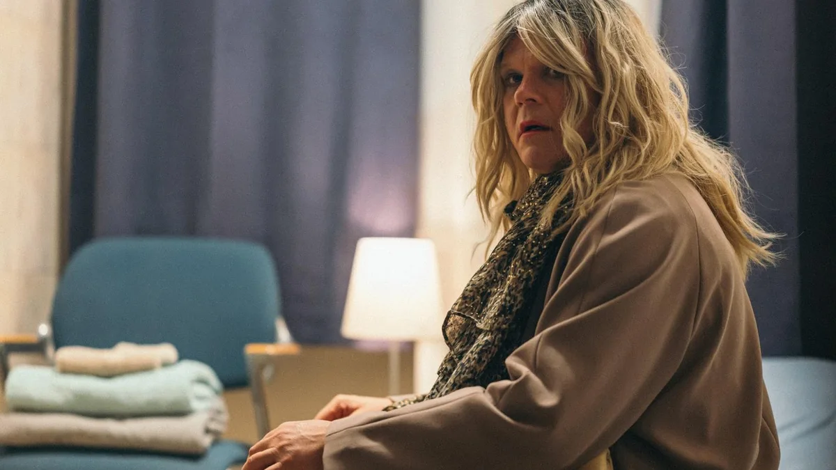 “A Better Man” : Une Minisérie Sur Sooner Qui Bouscule les Codes du Masculinisme