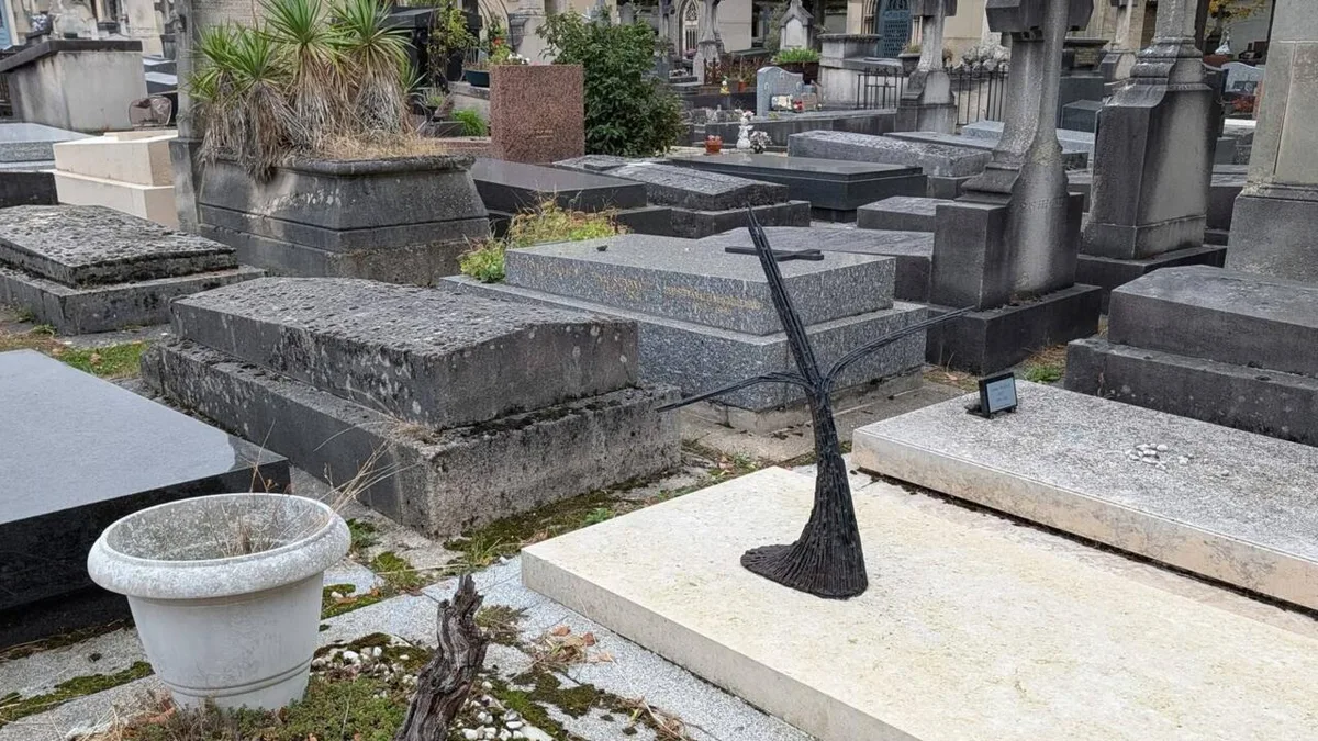 Toussaint: les Français mobilisés pour sauver les tombes anciennes