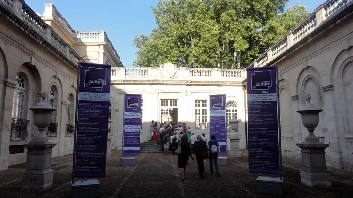 Avignon 2026 : Gwenaël Morin explore la mort et la manipulation avec « Le deuil sied à Electre », une bouleversante tragédie